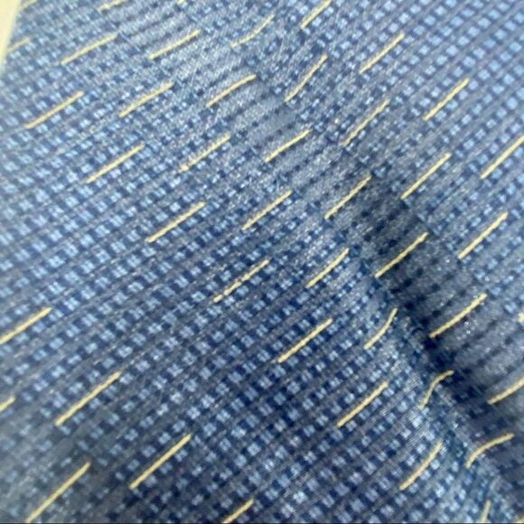 Kenneth Cole Silk Necktie - Picture 2 of 4